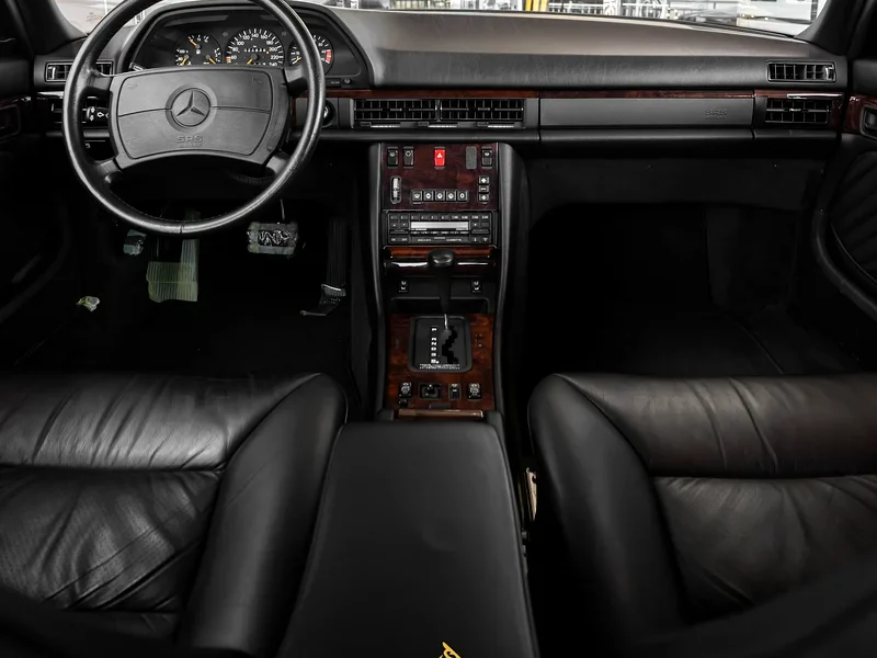1991 Mercedes-Benz 500 SEL 5.0 Litres V8 Petrol Engine Grey Black Luxury Sedan