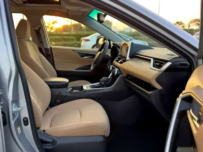 2019 Toyota RAV 4 Other 2.5-litre 4-cylinder Petrol Engine Grey Tan Crossover GCC Specs