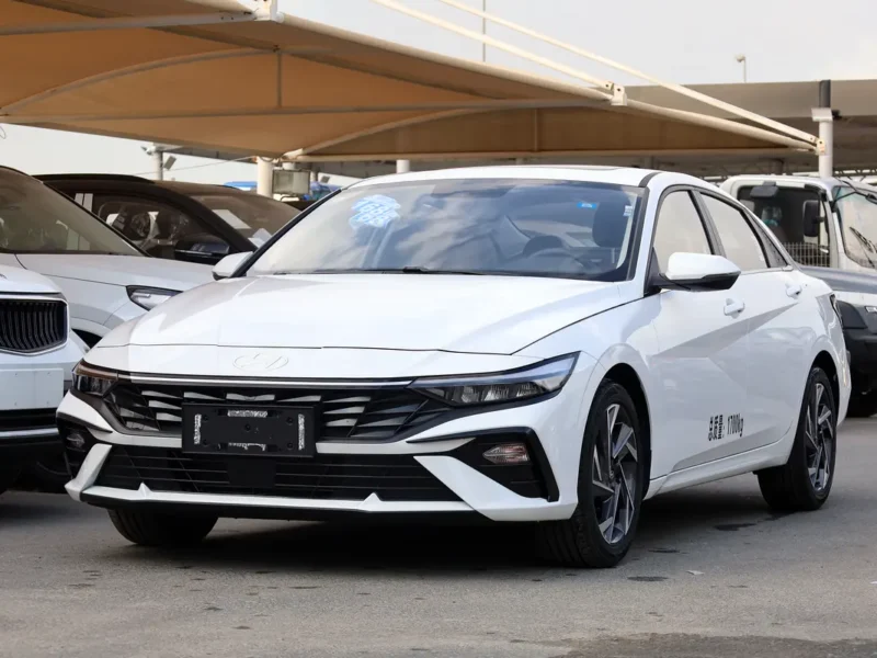 2025 Hyundai Elantra Elite Edition 1.5L Naturally Aspirated 4 Cylinder Engine White Black Sedan