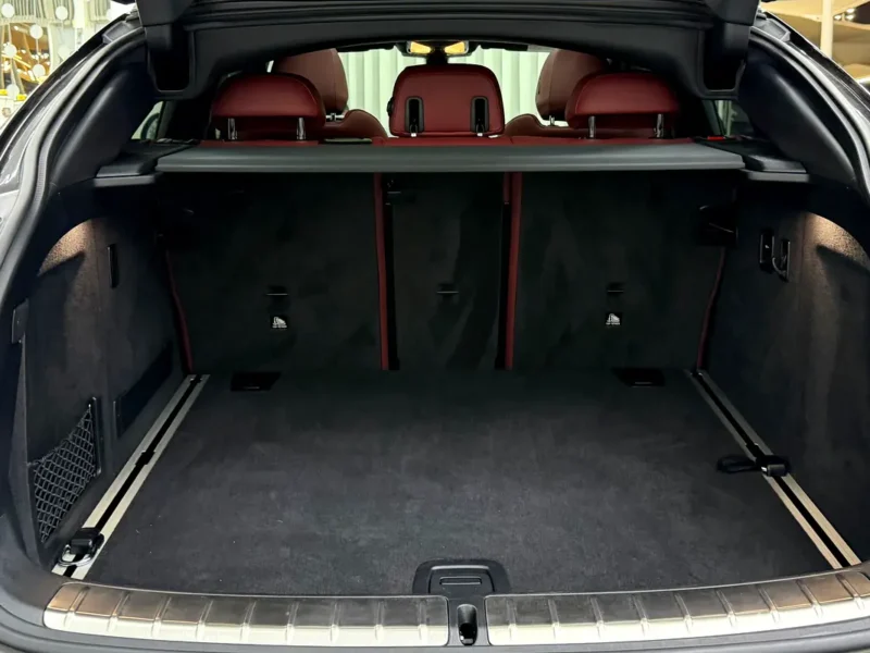 2021 BMW X4 xDrive30i M Sport 2.0-liter Turbocharged 4-cylinder Engine Black Red SUV