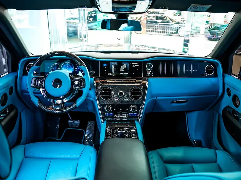 2025 Rolls-Royce Cullinan Black Badge 6.75-liter Twin-Turbocharged V12 Black Blue SUV