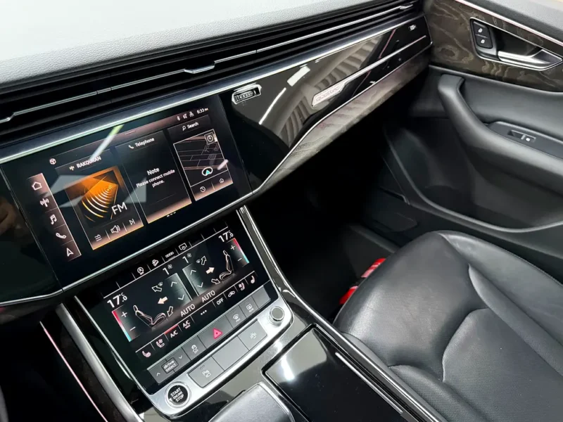 2021 Audi Q7 55 TFSI quattro S line 3.0-liter turbocharged V6 Petrol Engine Grey Black SUV