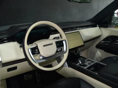 2023 Land Rover Range Rover Vogue HSE P530 4.4L V8 Twin-Turbo Petrol Silver Black SUV