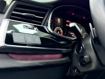 2021 Audi Q7 55 TFSI quattro S line 3.0-liter turbocharged V6 Petrol Engine Grey Black SUV