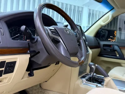 2017 Toyota Land Cruiser EXR 4.0 Liters 6 Cylinders Petrol Engine Grey Beige SUV GCC