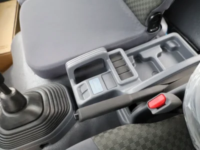 2025 Isuzu F-SERIES FSR 8.3 Litres 6-cylinder Diesel Engine White Black Utility Truck