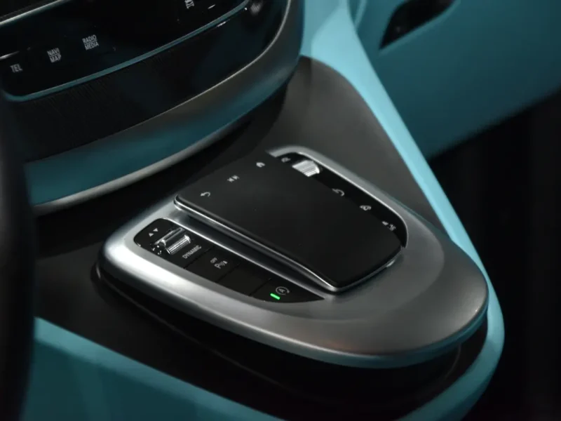 2023 Mercedes-Benz V-Class V 300 2.0-liter 4-cylinder Diesel Engine Black Blue Luxury MPV