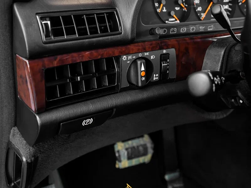 1991 Mercedes-Benz 500 SEL 5.0 Litres V8 Petrol Engine Grey Black Luxury Sedan