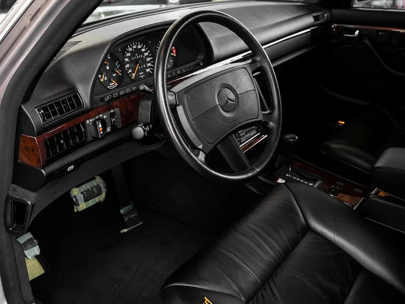 1991 Mercedes-Benz 500 SEL 5.0 Litres V8 Petrol Engine Grey Black Luxury Sedan