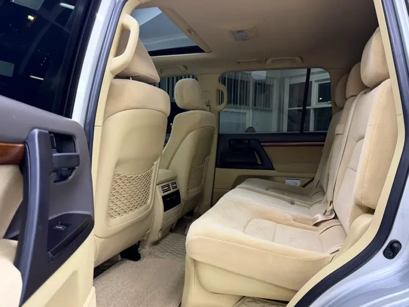 2017 Toyota Land Cruiser EXR 4.0 Liters 6 Cylinders Petrol Engine Grey Beige SUV GCC