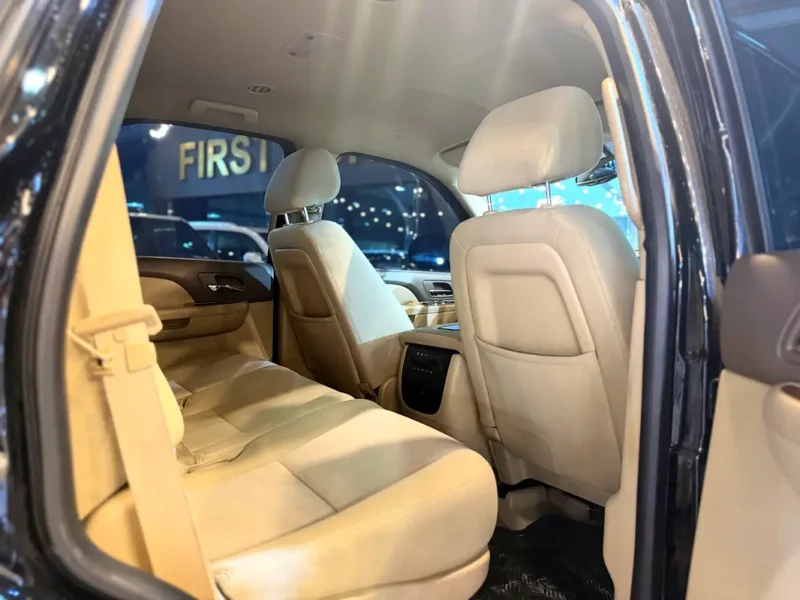 2014 GMC Yukon Other 5.3 Litres V8 Petrol Engine Black Beige SUV GCC Specs