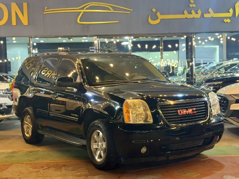 2014 GMC Yukon Other 5.3 Litres V8 Petrol Engine Black Beige SUV GCC Specs