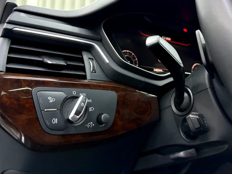 2019 Audi A5 40 TFSI S-Line 2.0L Turbocharged 4-cylinder Petrol Engine Grey Brown Coupe