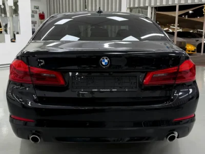 2020 BMW 5-Series 520i 2.0-liter Turbocharged 4 Cylinder Petrol Engine Black Beige Sedan