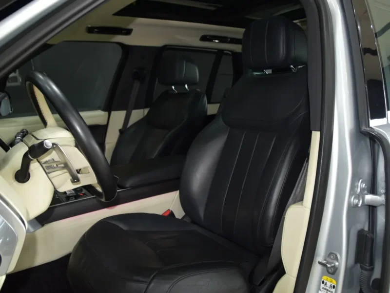 2023 Land Rover Range Rover Vogue HSE P530 4.4L V8 Twin-Turbo Petrol Silver Black SUV