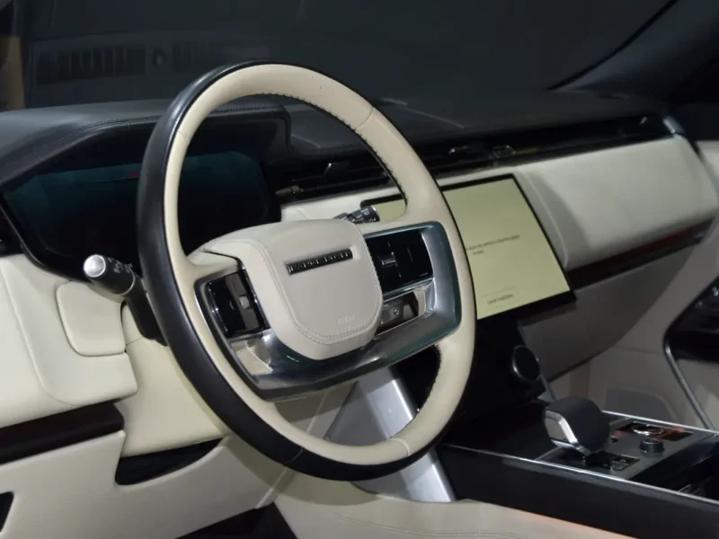 2023 Land Rover Range Rover Vogue HSE P530 4.4L V8 Twin-Turbo Petrol Silver Black SUV