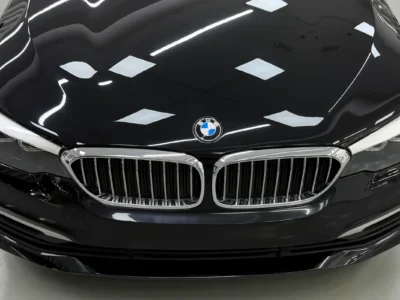 2020 BMW 5-Series 520i 2.0-liter Turbocharged 4 Cylinder Petrol Engine Black Beige Sedan