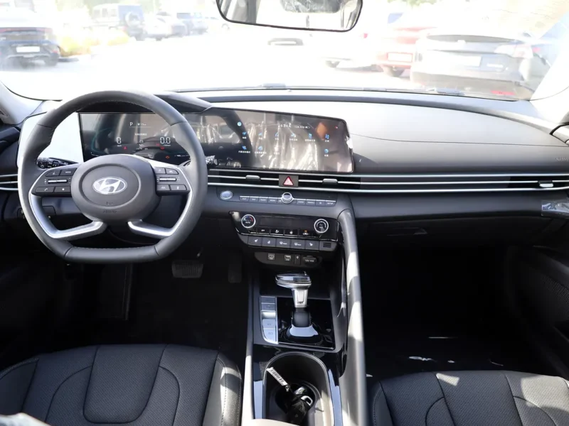 2025 Hyundai Elantra Premium 1.5 Litre 4 Cylinders Petrol Engine White Black Sedan