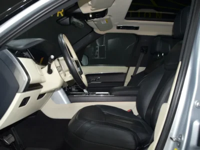 2023 Land Rover Range Rover Vogue HSE P530 4.4L V8 Twin-Turbo Petrol Silver Black SUV