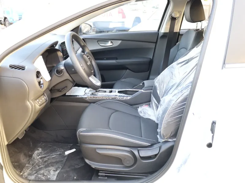 2025 Kia K3 Other 1.5 Litres 4-cylinder Petrol Engine White Black Sedan Automatic FWD
