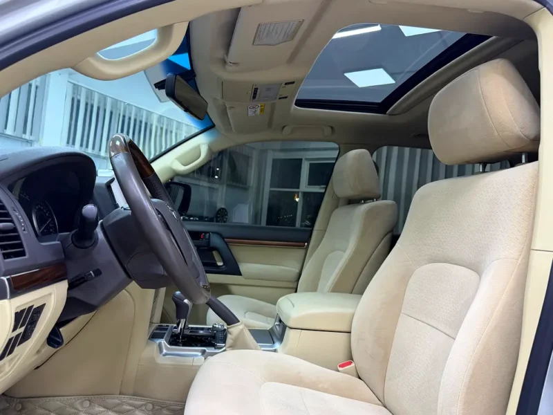 2017 Toyota Land Cruiser EXR 4.0 Liters 6 Cylinders Petrol Engine Grey Beige SUV GCC