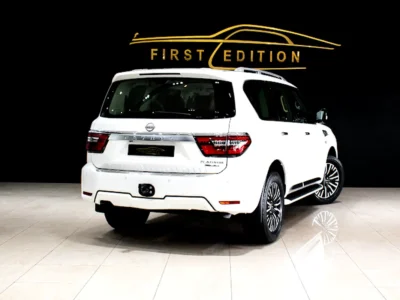2022 Nissan Patrol LE Platinum City 5.6-litre V8 Petrol Engine White Red SUV GCC