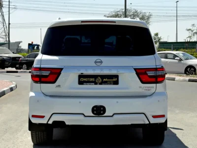 2024 Nissan Patrol LE Platinum 5.6-liter V8 Petrol Engine White Red SUV GCC Specs
