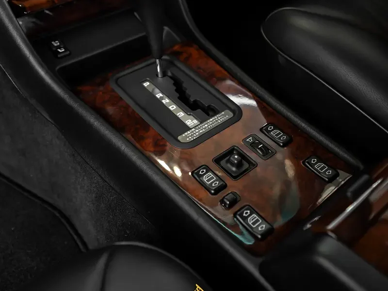 1991 Mercedes-Benz 500 SEL 5.0 Litres V8 Petrol Engine Grey Black Luxury Sedan