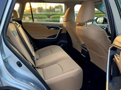 2019 Toyota RAV 4 Other 2.5-litre 4-cylinder Petrol Engine Grey Tan Crossover GCC Specs