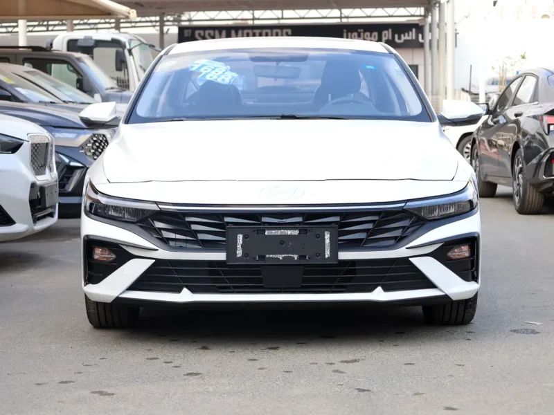 2025 Hyundai Elantra Elite Edition 1.5L Naturally Aspirated 4 Cylinder Engine White Black Sedan