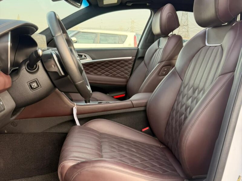 2022 GENESIS G70 Prestige 2.0T AWD 2.0 L V4 Turbo Petrol Engine White Brown Sedan