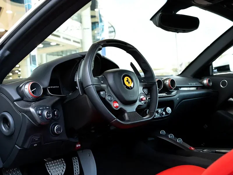 2017 Ferrari F12 Standard 6.3-liter Naturally Aspirated V12 White Red Sports Car GCC