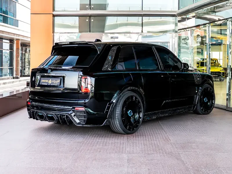 2025 Rolls-Royce Cullinan Black Badge 6.75-liter Twin-Turbocharged V12 Black Blue SUV