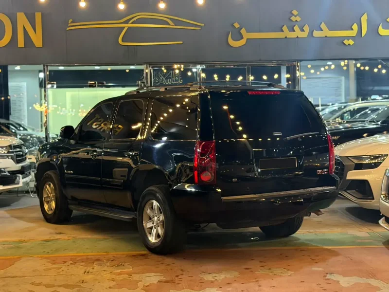2014 GMC Yukon Other 5.3 Litres V8 Petrol Engine Black Beige SUV GCC Specs