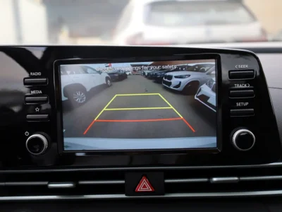 2025 Hyundai Elantra Elite Edition 1.5L Naturally Aspirated 4 Cylinder Engine White Black Sedan