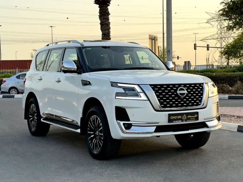 2024 Nissan Patrol SE Platinum 4.0-liter V6 Petrol Engine White Tan SUV GCC Specs