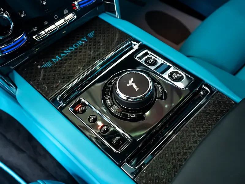 2025 Rolls-Royce Cullinan Black Badge 6.75-liter Twin-Turbocharged V12 Black Blue SUV