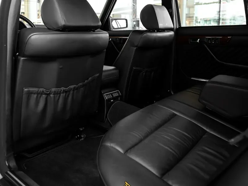 1991 Mercedes-Benz 500 SEL 5.0 Litres V8 Petrol Engine Grey Black Luxury Sedan