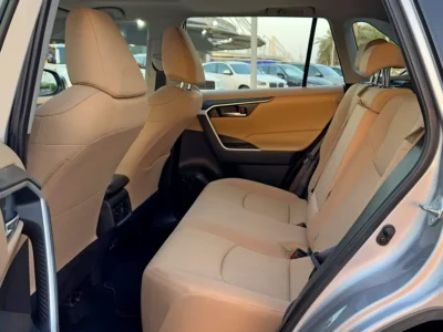 2019 Toyota RAV 4 Other 2.5-litre 4-cylinder Petrol Engine Grey Tan Crossover GCC Specs