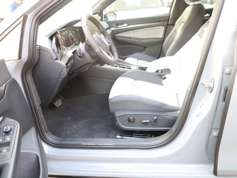 2025 Volkswagen Golf R 2.0-liter 4 Cylinders Turbocharged Engine Grey Black Hatchback