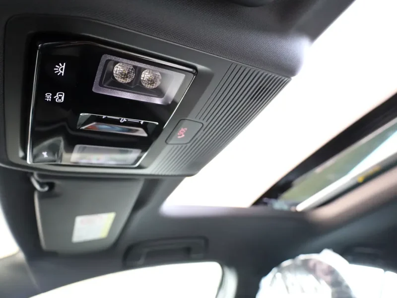 2025 Volkswagen Golf R 2.0-liter 4 Cylinders Turbocharged Engine Grey Black Hatchback