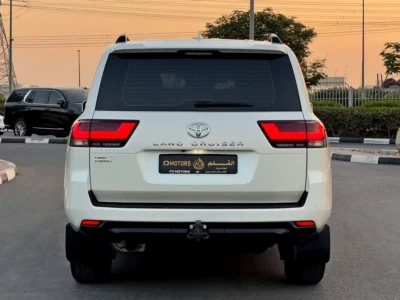 2024 Toyota Land Cruiser EXR 4.0 Liters V6 Petrol Engine White Beige SUV GCC Specs