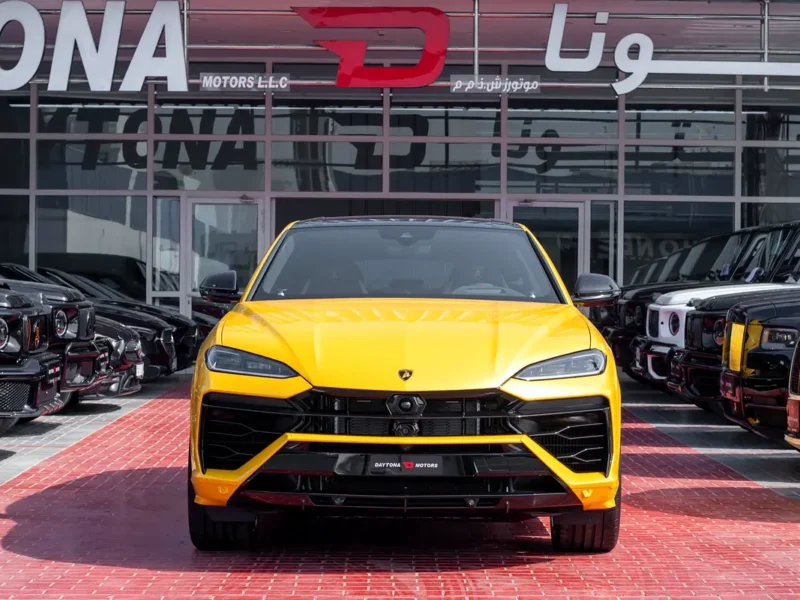 2025 Lamborghini Urus SE V8 4.0 Litres Twin-Turbo Plug-in Hybrid Yellow Black SUV