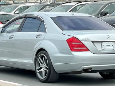 2012 Mercedes-Benz S-Class S 550 8 Cylinders Petrol Engine Silver Beige Sedan Full option