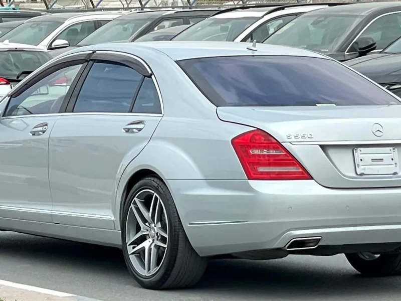 2012 Mercedes-Benz S-Class S 550 8 Cylinders Petrol Engine Silver Beige Sedan Full option