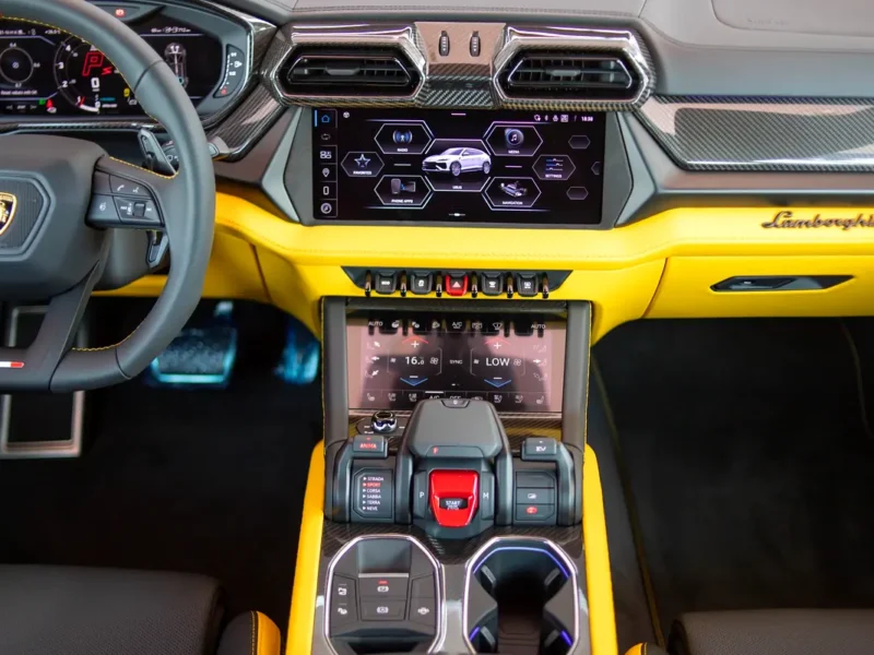 2025 Lamborghini Urus SE V8 4.0 Litres Twin-Turbo Plug-in Hybrid Yellow Black SUV