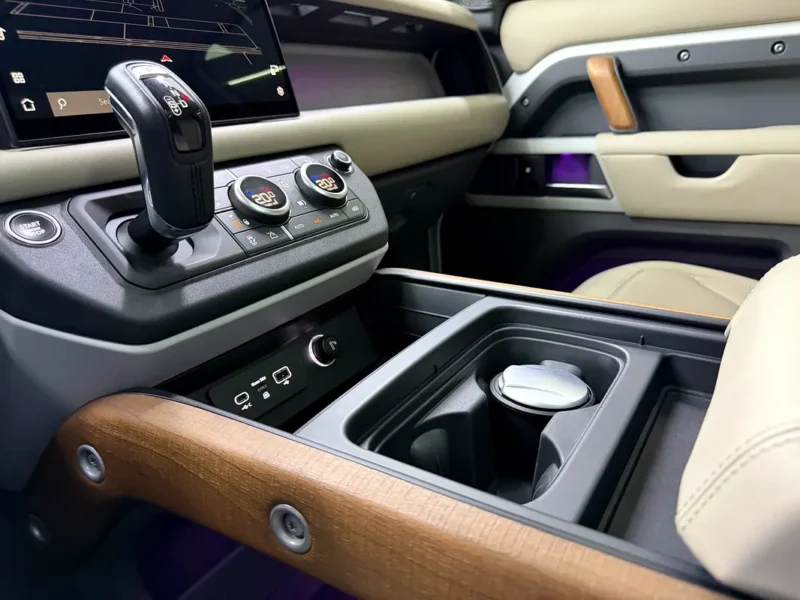 2022 Land Rover Defender 110 HSE (P400) 6 Cylinders Petrol Engine White Beige SUV