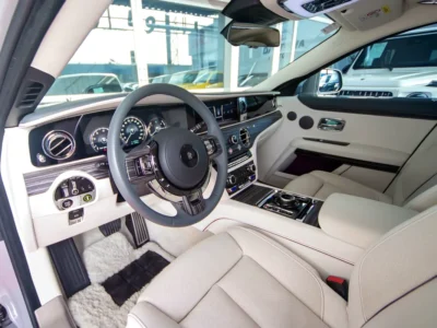2021 Rolls-Royce Ghost Standard 6.7L V12 Twin Turbo Engine Grey White Sedan GCC
