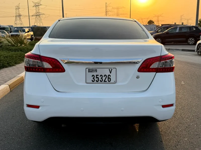2020 Nissan Sentra Standard 1.6L 4 Cylinders Engine White Beige Sedan Mid Option GCC