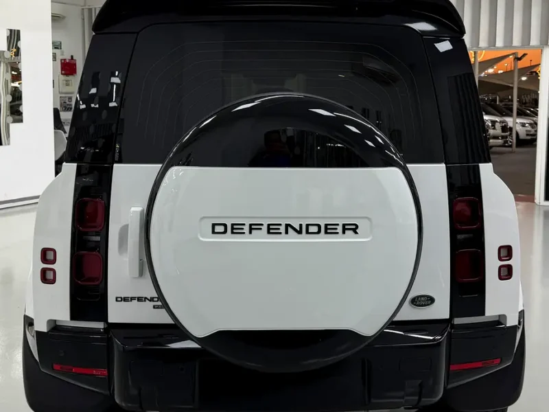 2022 Land Rover Defender 110 HSE (P400) 6 Cylinders Petrol Engine White Beige SUV